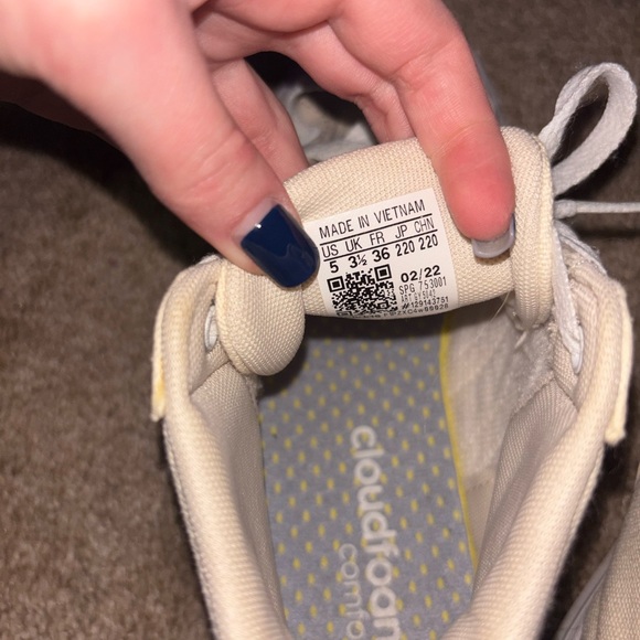 Adidas shoes - Picture 4 of 4